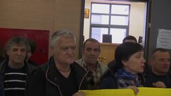 Activists block Greece's home seizures News Clip