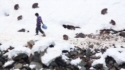 Macques beat the cold with a hot soak Instructional Video