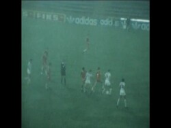 UPITN 30 3 80 FOOTBALL MATCH BETWEEN COSMOS AND ARGENTINOS JUNIORS IN BUENOS AIRES IN HEAVY RAIN Instructional Video