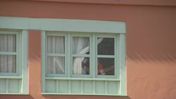 Guests seen leaving Tenerife quarantine hotel Instructional Video