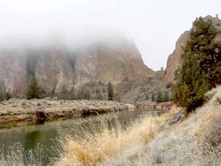 HD Deschutes River along Smith Rock Oregon Stock Footage
