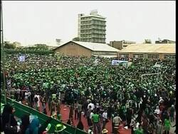 Tens of thousands gather in football stadium to support Mousavi News Clip