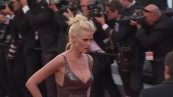Models Karlie Kloss, Lara Stone and Natasha Poly talk about Cannes News Clip