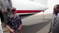 VOICED : Mali: holandes liberado en camino a casa News Clip