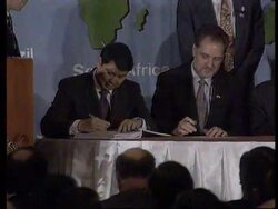 INDONESIA: JAKARTA: PRESIDENT CLINTON CLINCHES TRADE DEALS News Clip