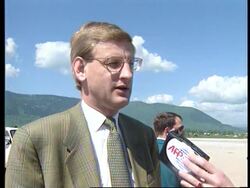 Bosnia - Bildt Reaction To Karadzic Instructional Video