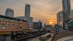 People's lives journey to work by boat. During the sunset and beautiful. Stock Footage