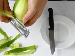 Peel the mango Stock Footage