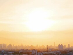 HD:Sunset with cityscape background (timelapse) Stock Footage