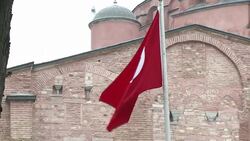 CLEAN : Pope Francis reflects in mosque on symbolic Istanbul visit News Clip