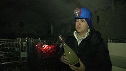 VOICED : El vino spumante italiano encuentra su cava en una vieja mina News Clip