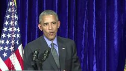 CLEAN : Obama says Trump not qualified to be president News Clip
