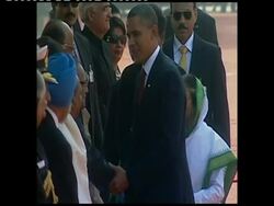 WRAP Obama meets Indian PM Singh at presidential palace News Clip