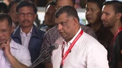 AirAsia CEO and rescue chief brief media on recovery operation News Clip