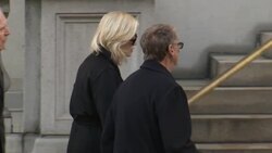 From Hillary Rodham Clinton to Hugh Jackman to Mikhail Baryshnikov, luminaries of the fashion, entertainment and media worlds packed a Manhattan church on Monday for the private funeral of legendary fashion designer Oscar de la Renta. (Nov. 3) News Clip