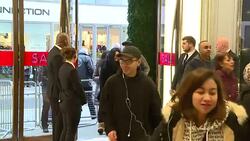 Boxing day bargain hunters pour into Selfridges News Clip