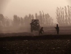 Sandstorms threaten villages in Gobi Desert... News Clip