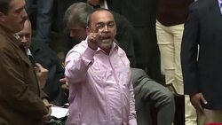 VOICED : Parlamento venezolano jura tres diputados suspendidos News Clip