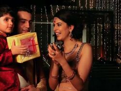 Family celebrating diwali festival, Delhi, India Stock Footage