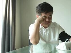 HD Dolly:The result blood pressure make old man fail. Stock Footage