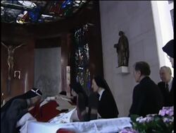 Close ups of Pope lying in state News Clip