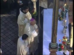 Thousands of Christian pilgims take part in Easter celebrations News Clip