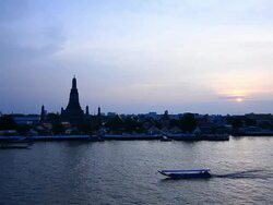 Sunset at Wat Arun, Bangkok, Thailand Stock Footage