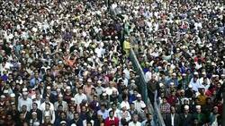 CLEAN : Tens of thousands mourn son of Bangladesh opposition leader News Clip