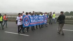 CLEAN : Blocked roads human chain in Calais migrant camp demo (2) News Clip