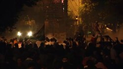 Hundreds of Egyptians angered by controversial film continue to clash with police Instructional Video