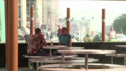 VOICED : McDonalds en la mira de Moscu News Clip