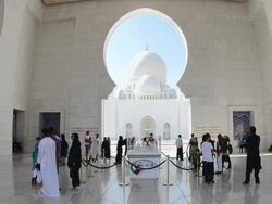 MS Shot of Beautiful interior of white Sheikh Zayed Grand Mosque in Abu Dhabi / Abu Dhabi, United Arab Emirates Stock Footage