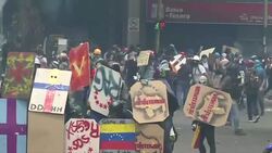 VOICED : URGENTE: Nuevos enfrentamientos en marcha opositora venezolana News Clip