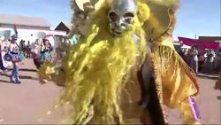 Thousands of Bolivians gathered in the streets of Guaqui, outside the capital, on Friday to perform a well-known Andean folk dance, in an attempt to break a Guinness World Record. (July 25) News Clip