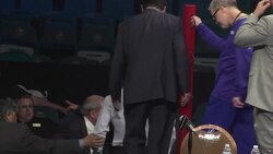 CLEAN : Boxing: Mayweather picks off Pacquiao to join greats News Clip