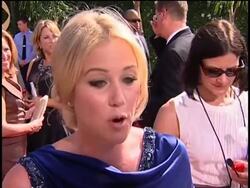 Drew Barrymore, Blake Lively and Kristin Chenoweth on red carpet News Clip