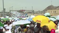 CLEAN : Pilgrims circle the Kaaba in hajj farewell ritual News Clip