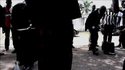 CLEAN : Offbeat Brand fasion addicts pay tribute News Clip