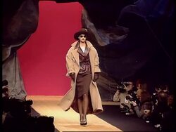 France - Fashion High-Flying Foursome On Parade Instructional Video