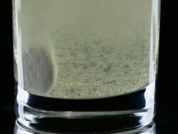 pill in glass of water Stock Footage