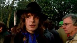 VOICED : Rolling Stones rock Paris News Clip