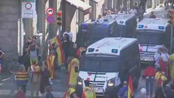 Unionists face off against Mossos police officers near Generalitat Instructional Video