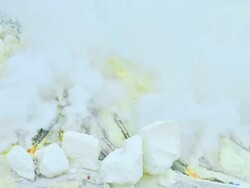 Timelapse Sulphur Miners Mountain At Ijen Volcano Stock Footage