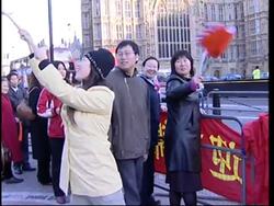 Free Tibet demo as Chinese president continues visit News Clip