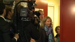 CLEAN: Euro-dominated Dutch vote goes down to the wire News Clip