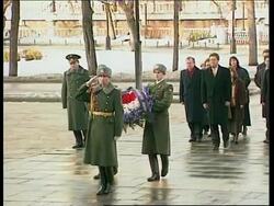 Australian FM in Moscow for talks Instructional Video