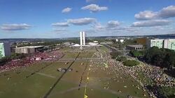 VOICED : Tensa espera fuera del Congreso brasileo vista desde un drone News Clip