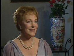 ENTERTAINMENT WEEKLY:ENT5 RELATIVE VALUES News Clip