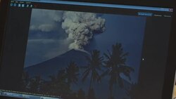 Thousands flee Bali volcano but some stay put or run to it Instructional Video
