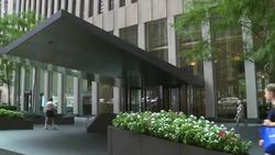 CLEAN : Analysts stay positive despite stock market plunge News Clip